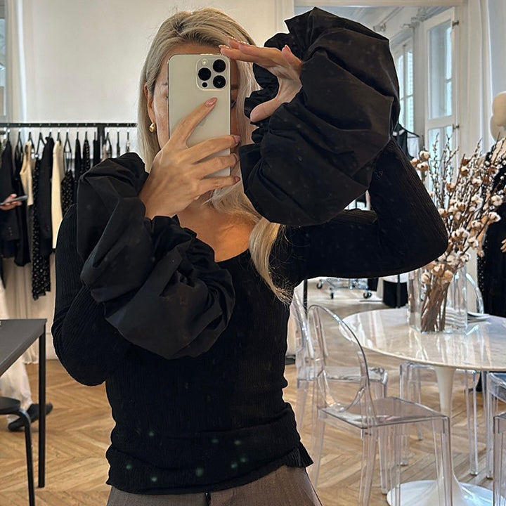 Femme Off-Shoulder Rib-Top med overdrevne ballonærmer Stilla