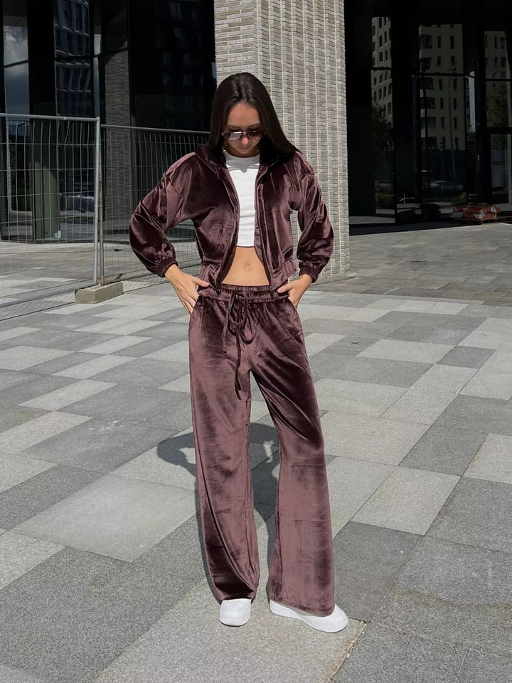 Kvinders velour tracksuit med høj talje og cropped jakke Skovae