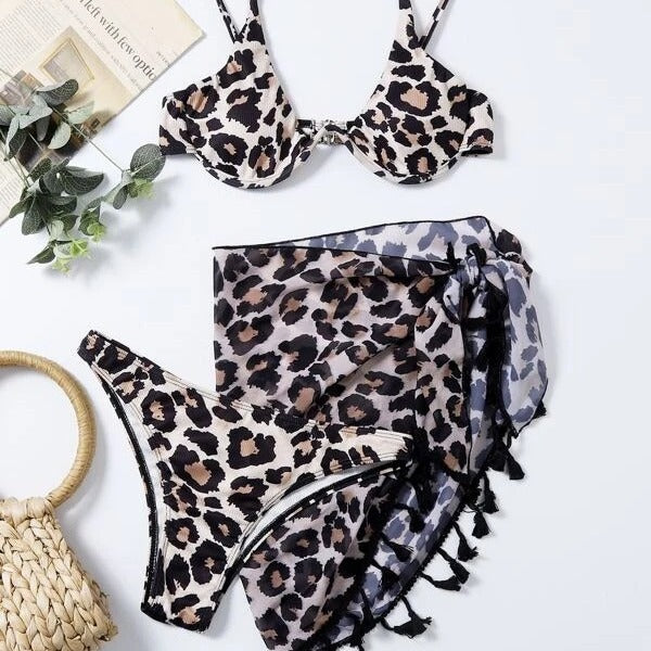 Dame bikini-sæt med elegant dyreprint og legende frynsekant Stilla