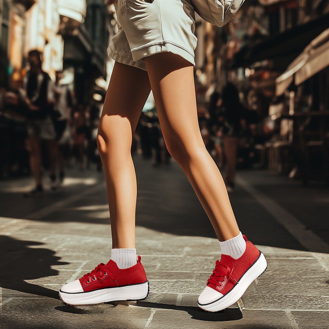 Dame Plateau-Sneakers med åndbart strikoverflade og fleksibelt såleprofil Stilla