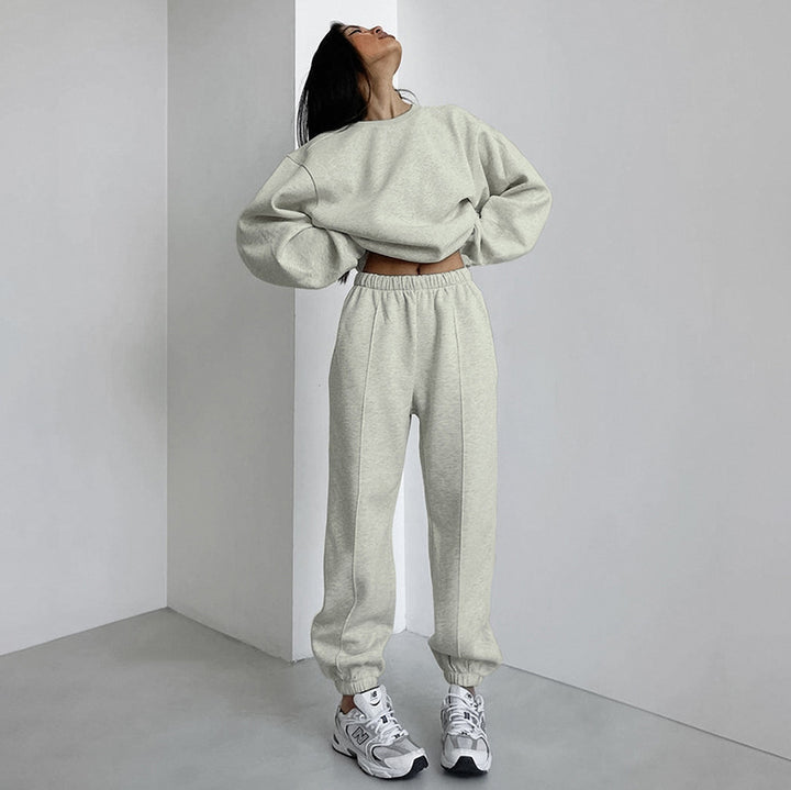 Dame fritidsdragt med sporty design og løs pasform Stilla
