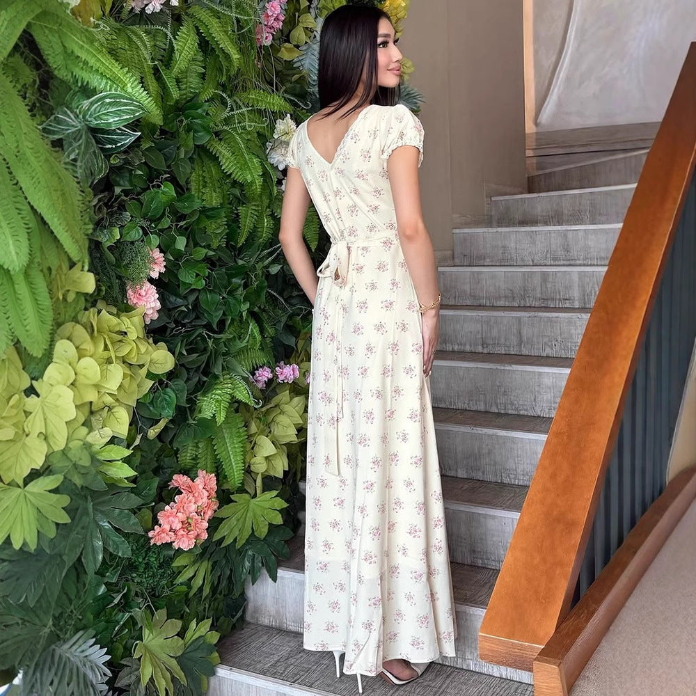 Dame Maxikjole med blomstermønster og elegante pufærmer Stilla