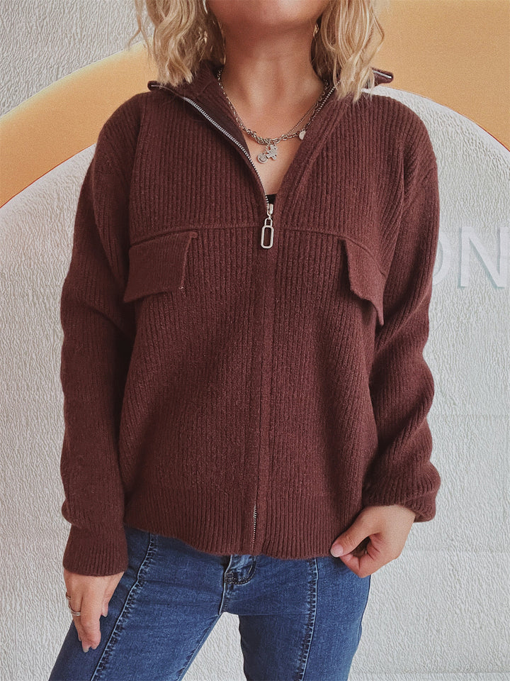 Kvinders fashionable cardigan med høj krave og praktiske lommer Stilla