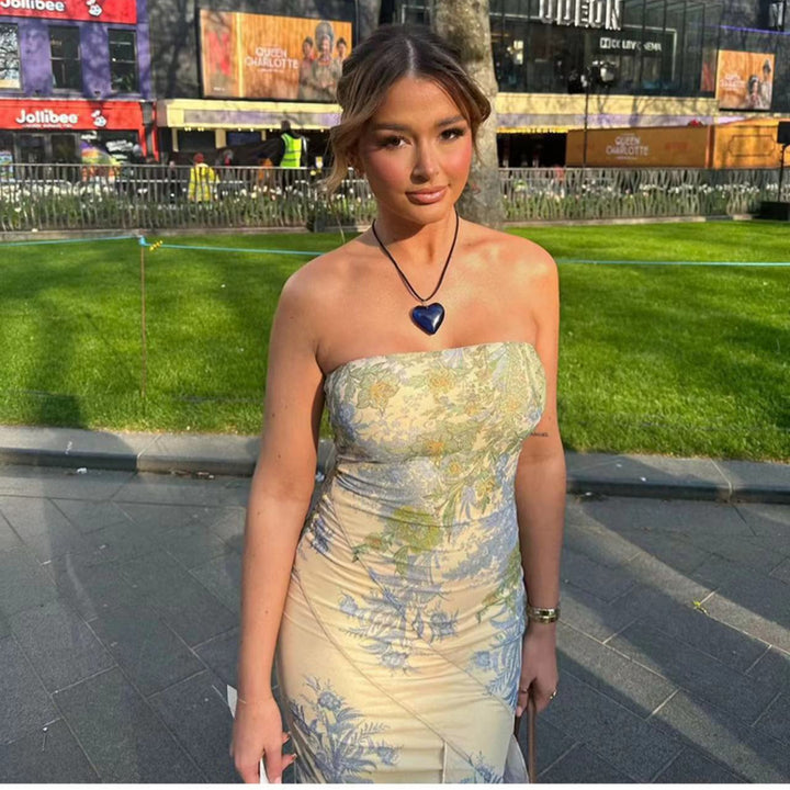 Dame slidstærk bryllupskjole med blomsterprint og elegant bustier-udskæring Stilla