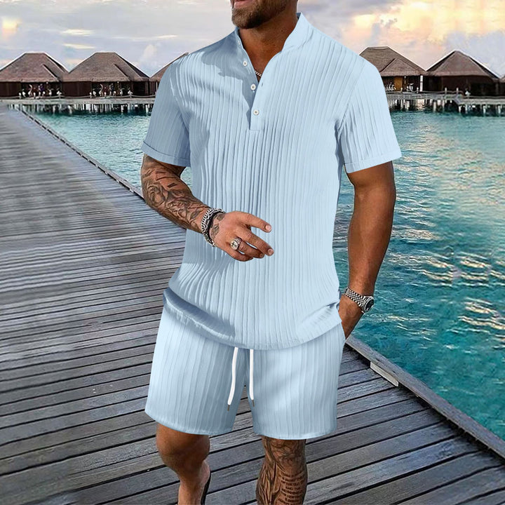 Herre afslappet kortærmet skjorte med plissé-design og matchende shorts Stilla