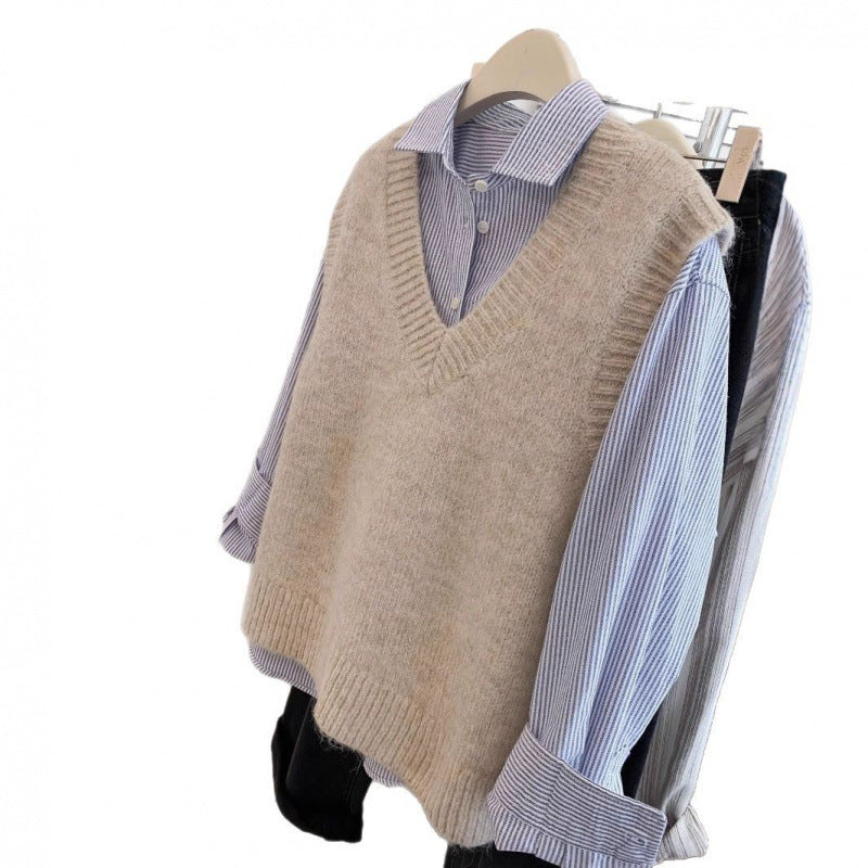 Kvinders stilfulde V-hals strikket sweater med afslappet denim lagdeling