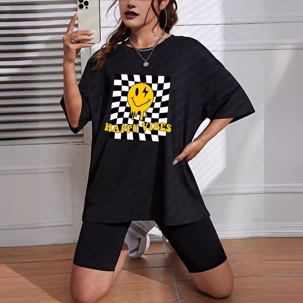 Dame afslappet T-shirt med oversized pasform og kreativt grafikdesign Stilla