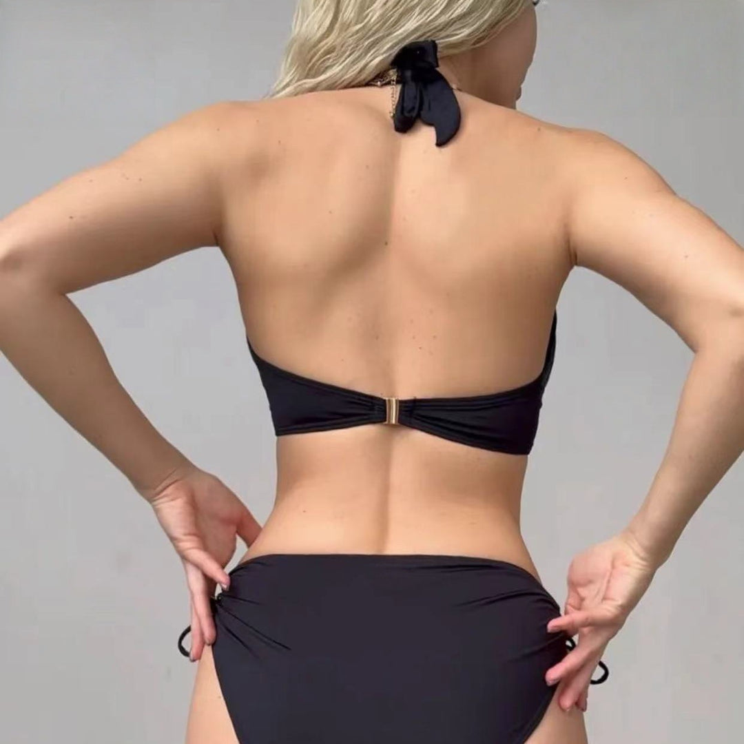 Dame triangel-bikini med moderne snit og dekorativ lukning Skovae