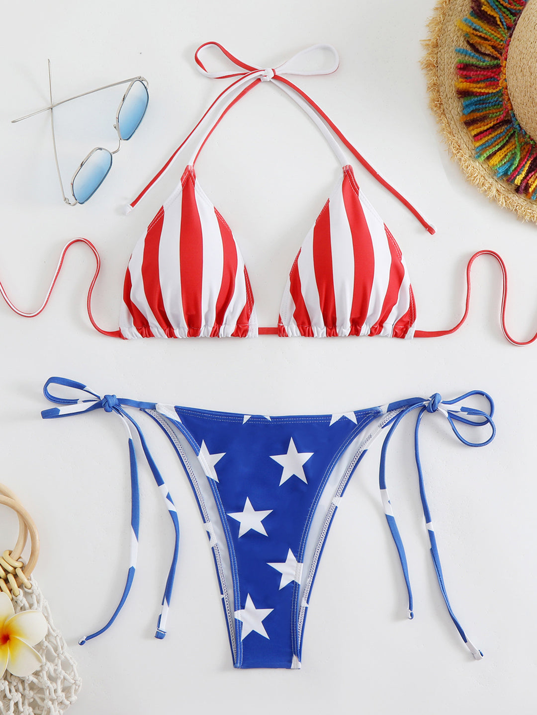 Dame bikinisæt med asymmetrisk design og trendy mønstre Stilla