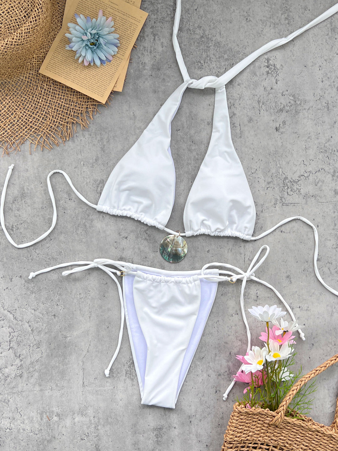 Dame bikini sæt med justerbare stropper og elegant trekant design Stilla