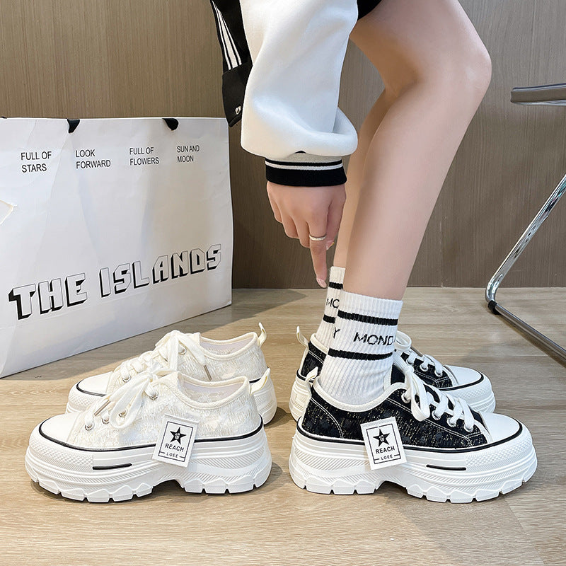 Dame Chunky Sneakers med struktureret overmateriale og skridsikker profileret sål Stilla