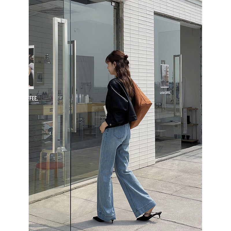 Dame High-Waist Jeans med bred ben og klassisk denim-stil Stilla