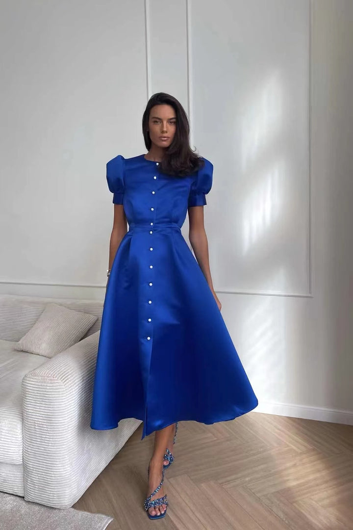 Dame Midi-Kjole med puffærmer og skinnende satin-finish Skovae