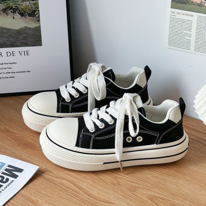 Dame sneakers i højkvalitets kunstlæder med profileret såldesign Stilla