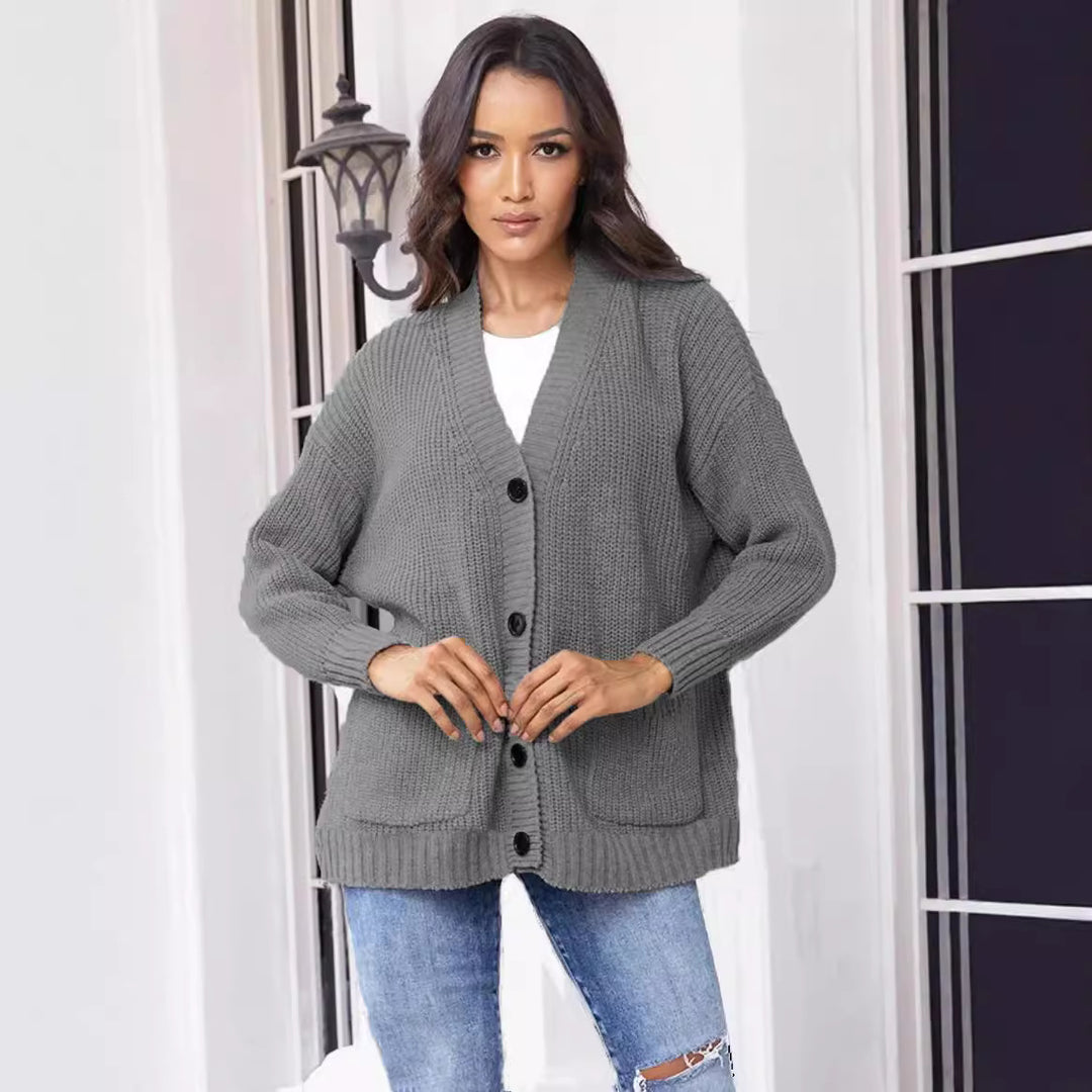 Kvindernes chunky strik cardigan med store lommer og klassisk V-hals Stilla