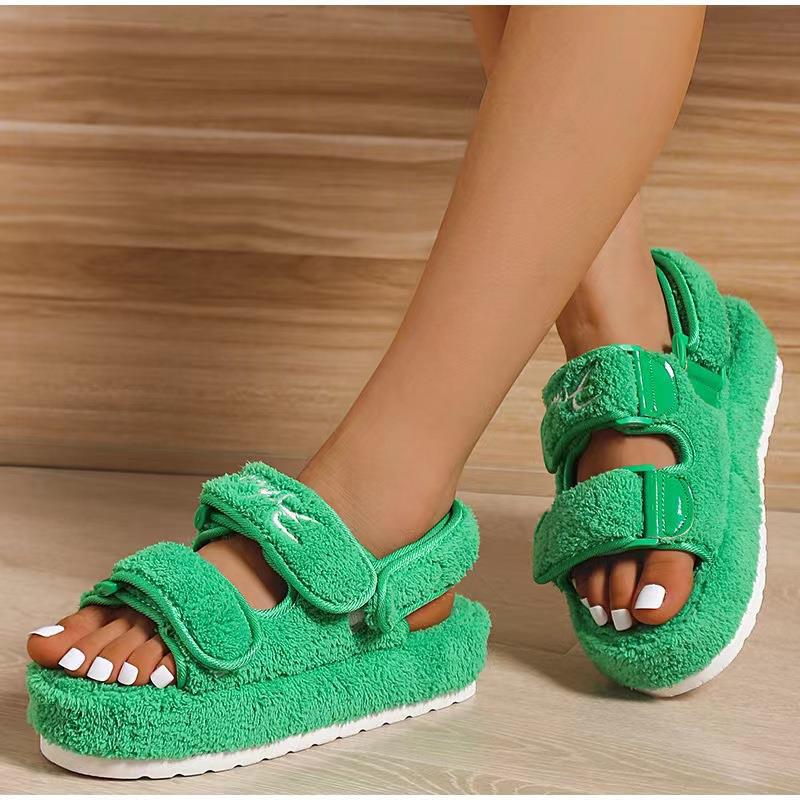 Dame komfortable Fuzzy-sandaler med justerbare velcro-lukninger og skridsikker sål Stilla