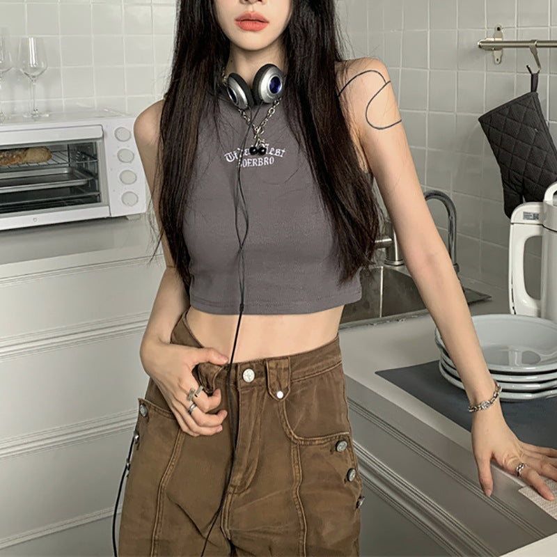 Kvindernes Crop Top med Høj Krave og Subtilt Logo Skovae