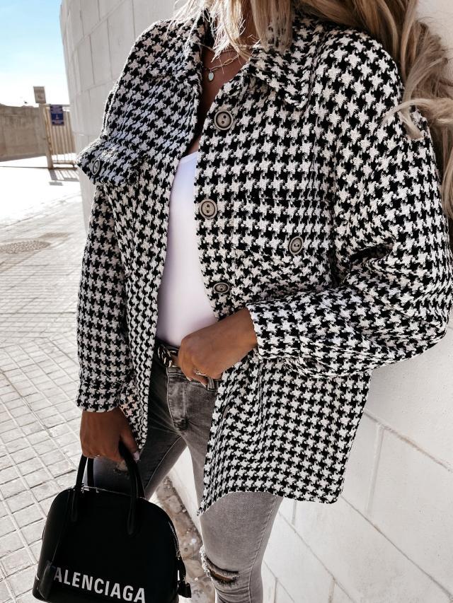 Dame casual overshirt-jakke med hørfrakke-mønster og praktiske brystlommer Stilla