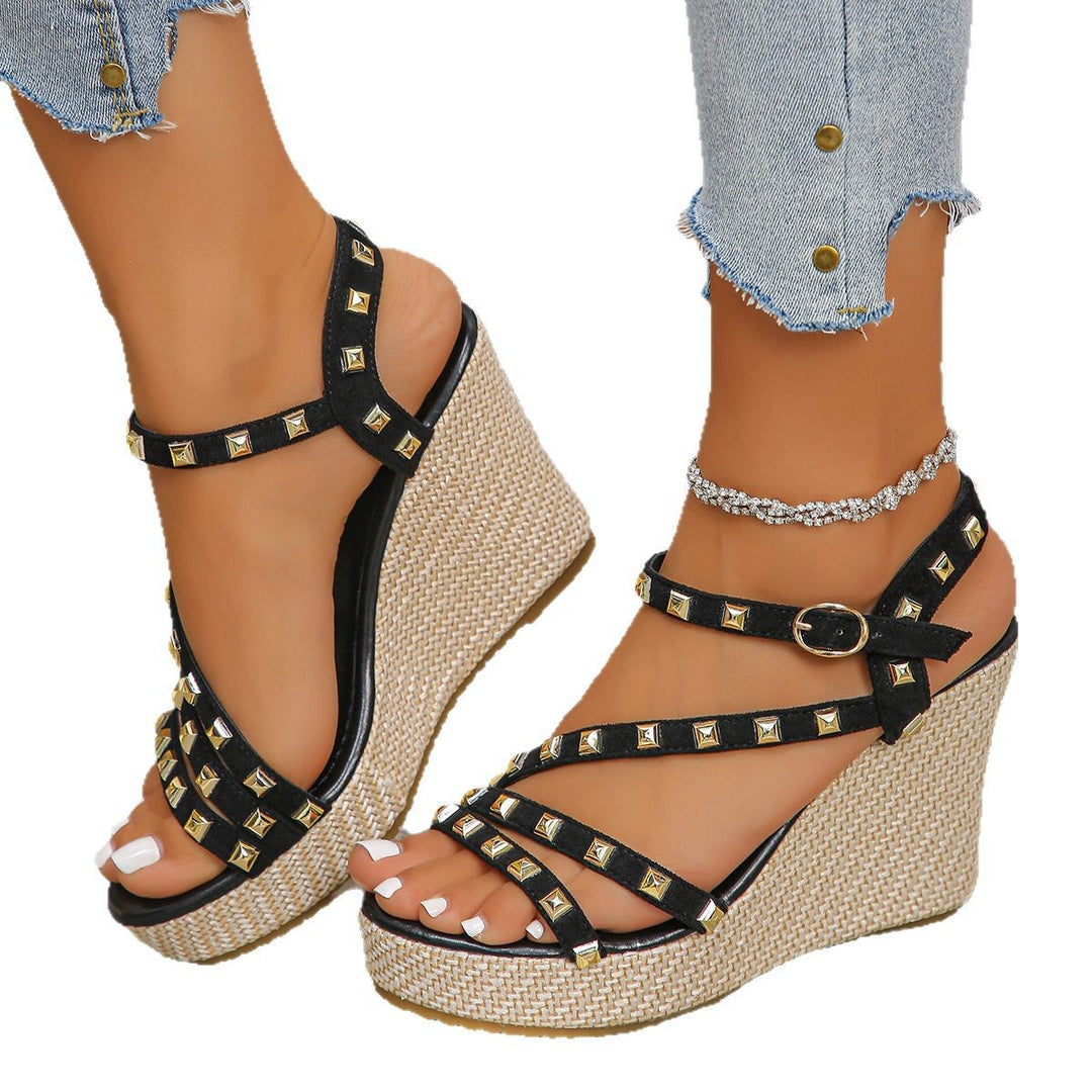 Dame Wedge-sandaler med elegante nitter og flettet hæl Stilla