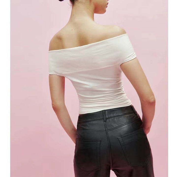 Dame Off-Shoulder Top med dekorativt indpakningsdetalje og florale accenter Stilla