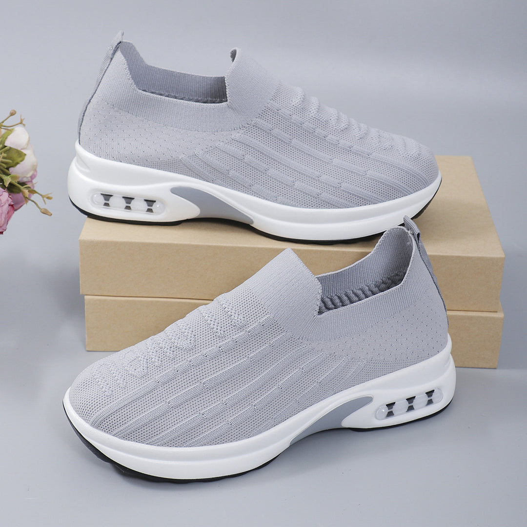 Dame Luftige Slip-On Sneakers med åndbart strikket overflade og stødabsorberende sål Stilla