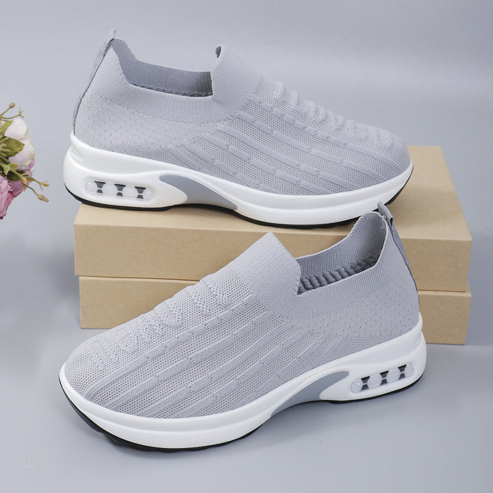 Dame Luftige Slip-On Sneakers med åndbart strikket overflade og stødabsorberende sål Stilla