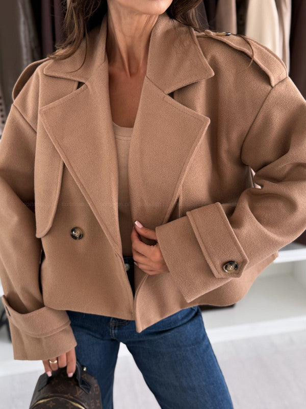Kvinders oversized uldjakke med brede revers Stilla
