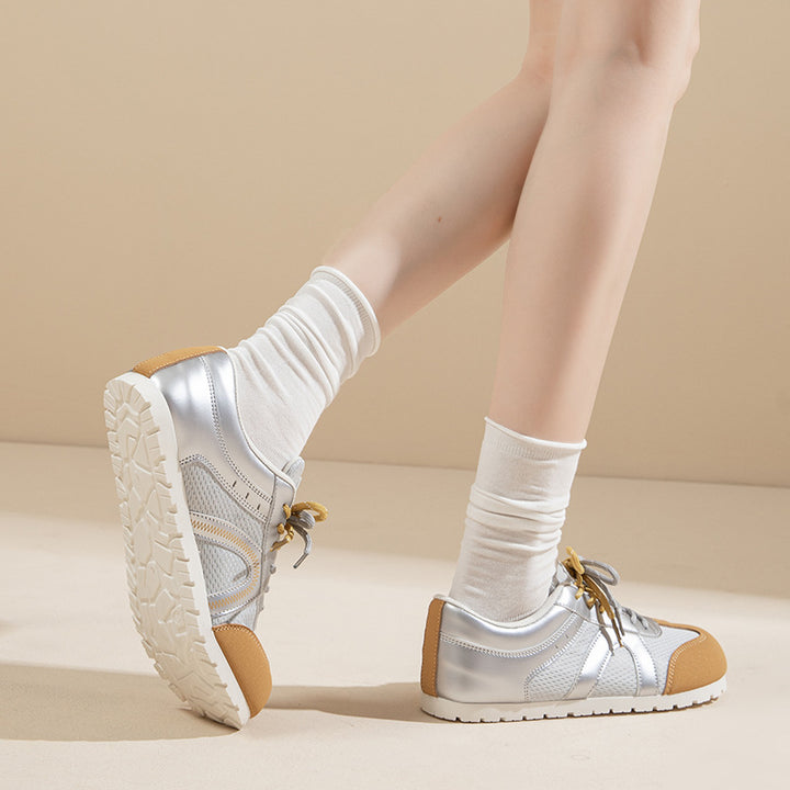 Dame Sneakers i sporty-elegant design med åndbar overfladestruktur og skridsikker sål Stilla