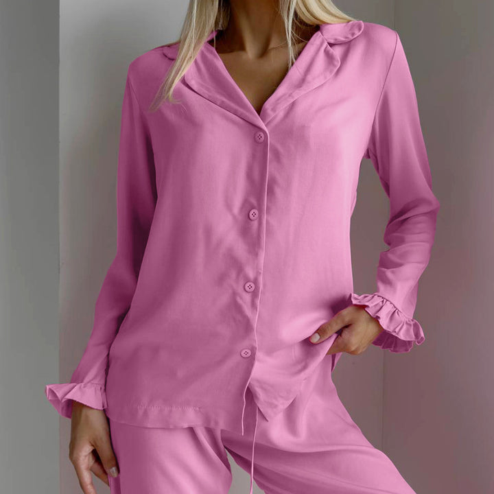 Dame Pyjama-sæt i blødt satin med elegante flæsedetaljer Stilla
