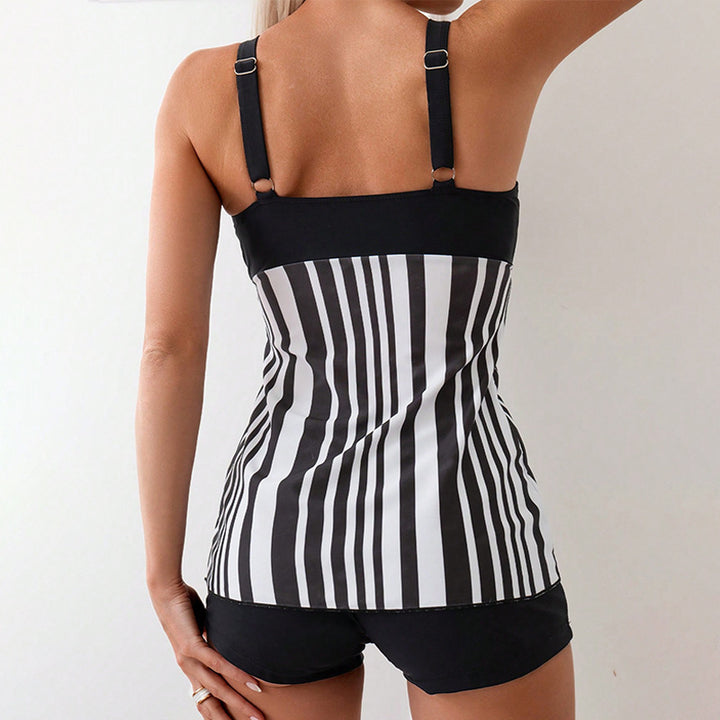Dame tankini med justerbare stropper og figurskabende design Skovae