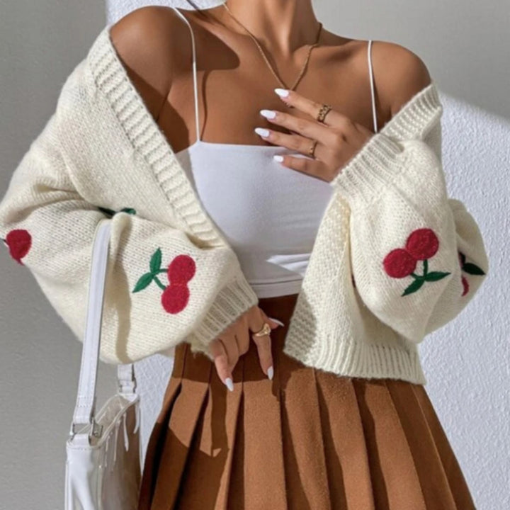 Femme Strikket Cardigan med Kirsebærbroderi Stilla