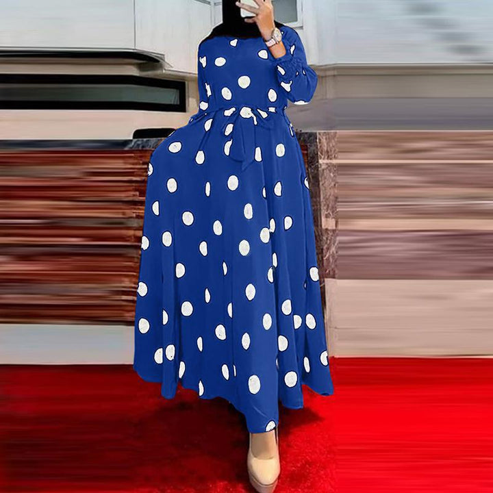Dame maxikjole med legesygt polka-dot mønster og taljebælte Stilla
