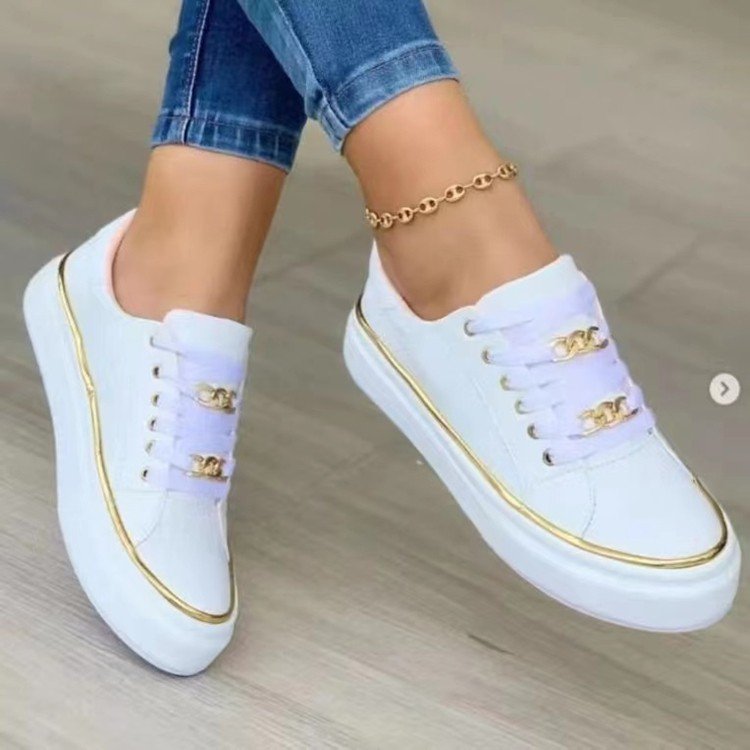 Dame Modische Slip-On Sneakers med gyldne accenter og skridsikker sål Stilla