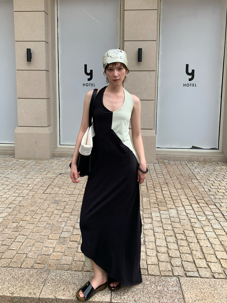 Dame fashionable kjole med asymmetrisk snit og ternet mønster Stilla