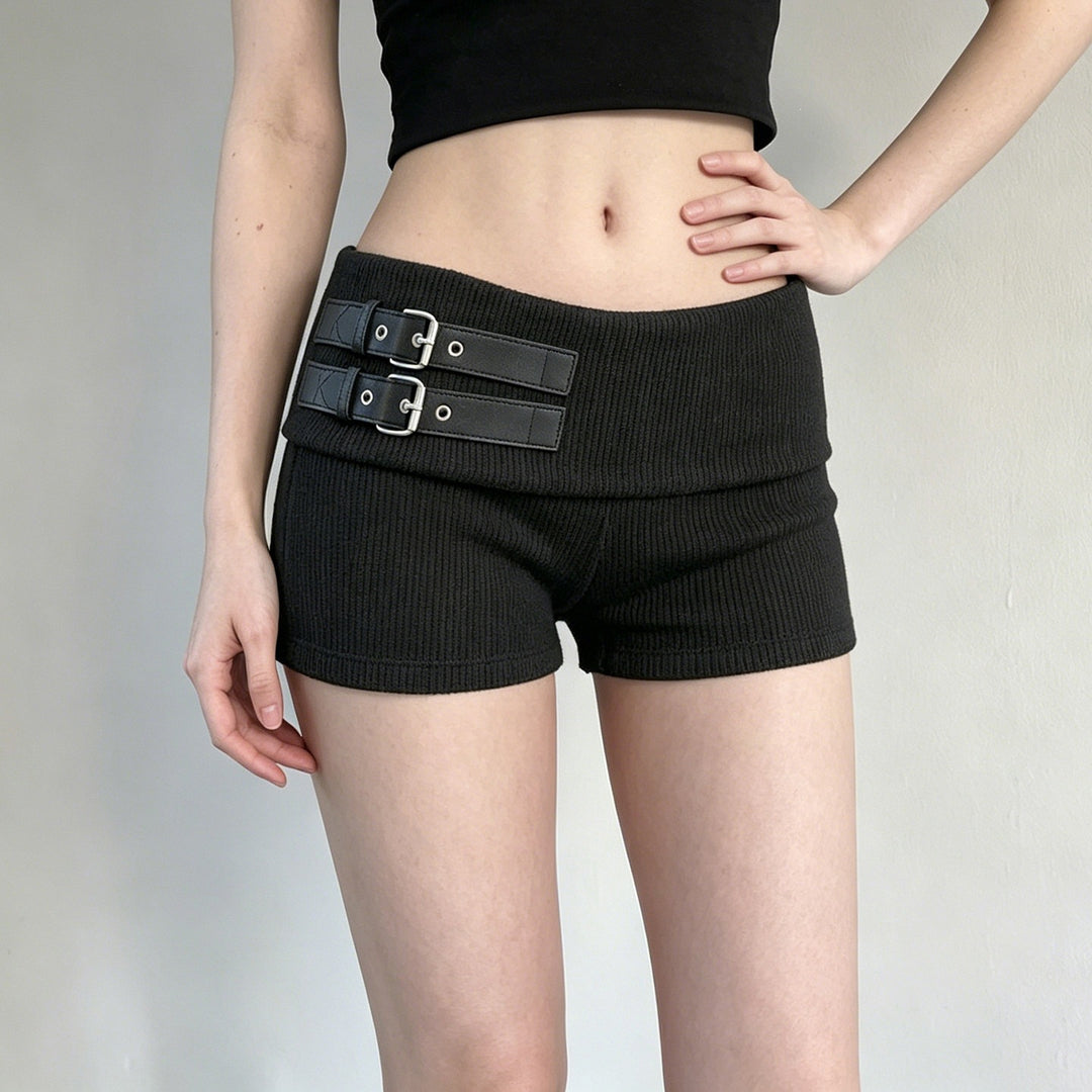 Dame shorts med bred talje og dekorative spænder Skovae