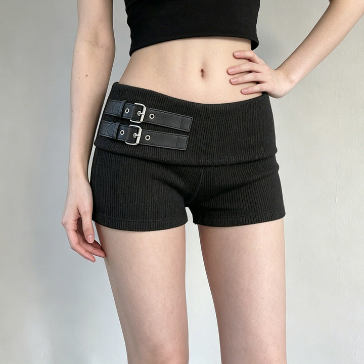 Dame shorts med bred talje og dekorative spænder Skovae