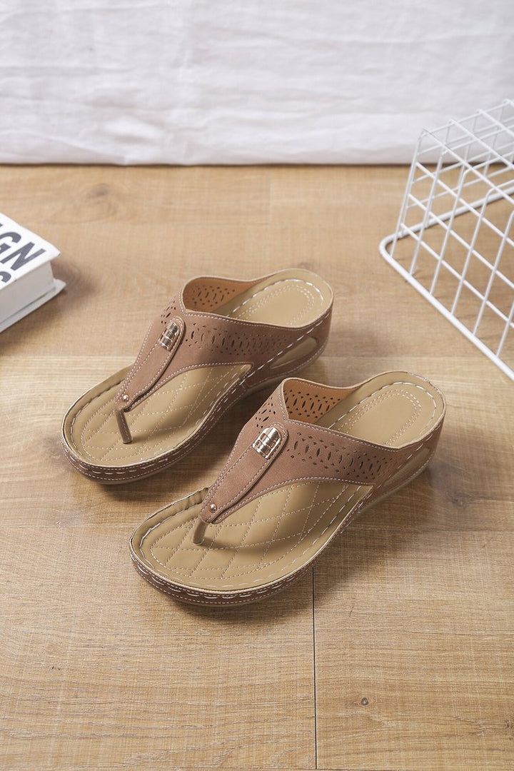 Dame komfortable flip-flops med luftig snit og elegant fodseng Stilla