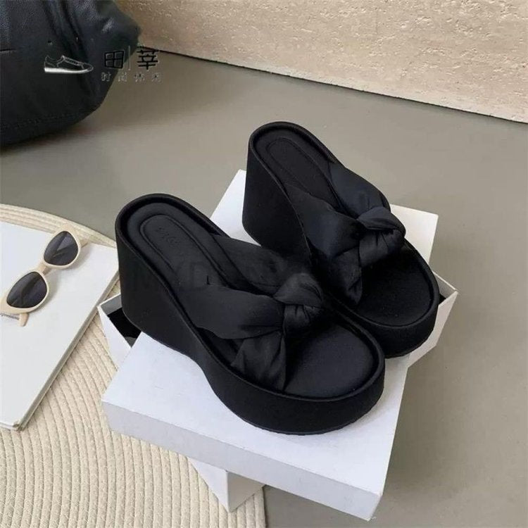 Dame Plateau-Sandaler med moderne knude-design og dæmpende sål Stilla
