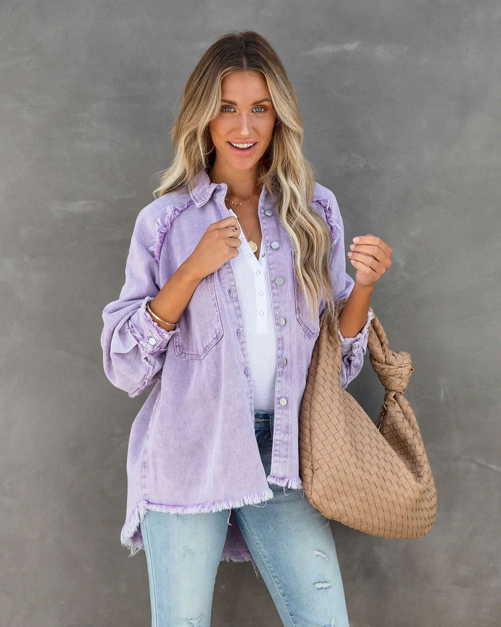 Dame Oversized Denim Skjorte Jakke med Flosset Detalje Stilla