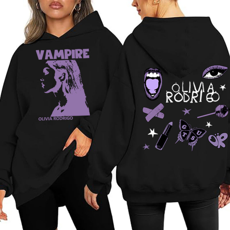 Kvinders hoodie med kunstnerisk vampyrtryk og oversized pasform Skovae