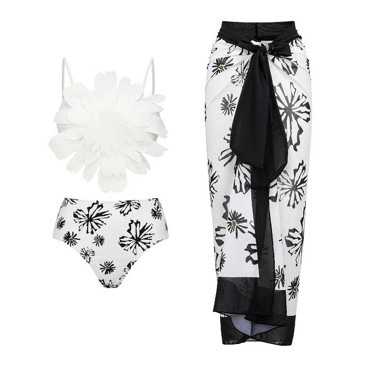 Dame Bikiniset med særlig blomsterdekoration og lang omslagsskjørt Skovae