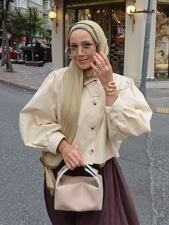 Dame mode kort jakke med voluminøse ærmer Stilla