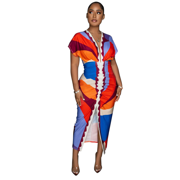 Dame Maxikjole med moderne geometrisk print og figursyet snit Stilla