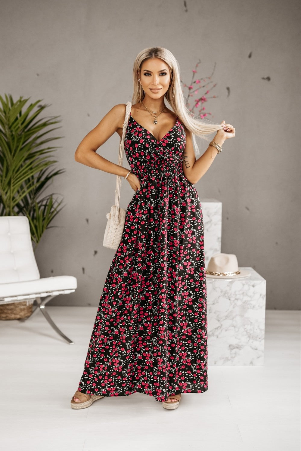 Dame maxikjole med floral design og justerbare spaghetti-stropper Stilla