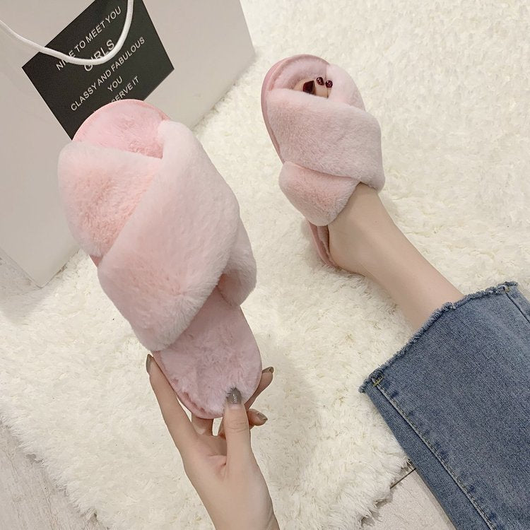 Dame fuzzy hjemmesko med fashionable kryds-design og skridsikker sål Stilla