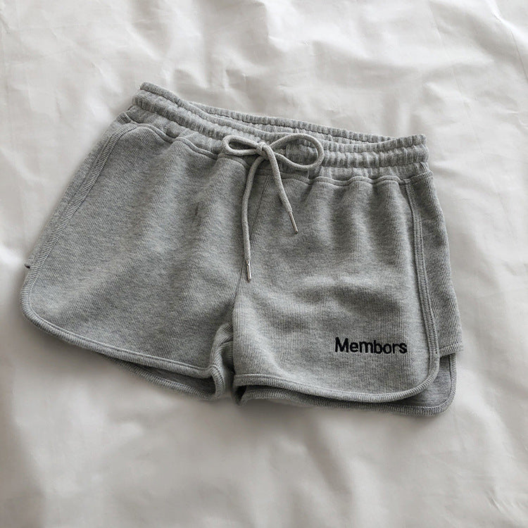 Femme Casual Højtskaffede Lounge-Shorts med broderet detalje Stilla