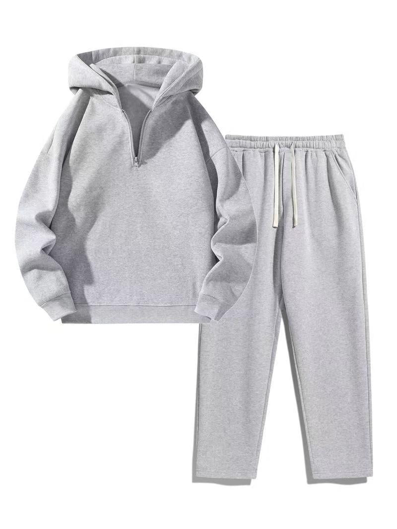 Kvinders sporty hoodie sæt med praktisk zipjakke og komfortable joggingbukser Skovae