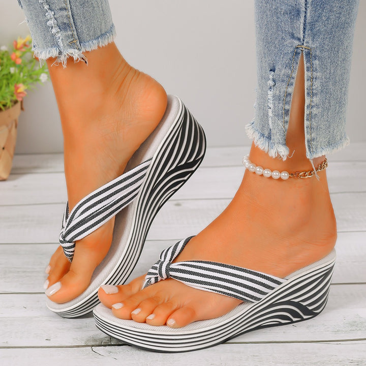 Dame Wedge-sandaler med moderne stribemønster og komfortabelt fodbæde Stilla