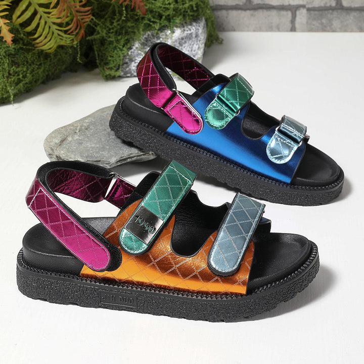 Dame Sandaler med moderne metallic-finish og justerbare remme Stilla