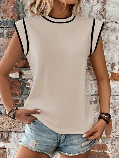 Dame sporty T-shirt med moderne design og kontrastdetaljer Stilla